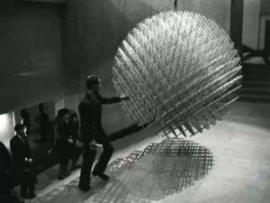 1962 - Sphère-trames, 1962, Installation view, IIIe Biennale de Paris, Musée d'Art moderne de la Ville de Paris, 1963, © François Morellet / ADAGP, Paris