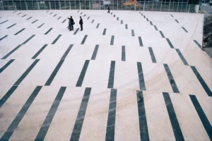 Tous les 1, tous les 2, tous les 3…, 1988, Grenoble, © François Morellet : ADAGP, Paris, courtesy Ville de Grenoble